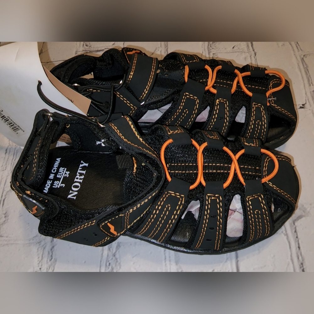 Boys Sandals Size 3 New with Tags